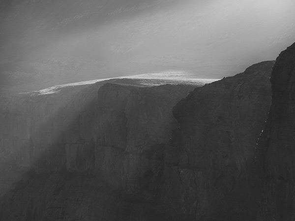llum i ombres dalt d'Ordesa, fotografia de paisatge de la sèrie *Muntanyes caminant*